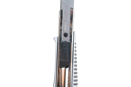 Купить Нож ЗУБР "МАСТЕР" металлический самофиксирующееся лезвие 18мм 09170 фото №3